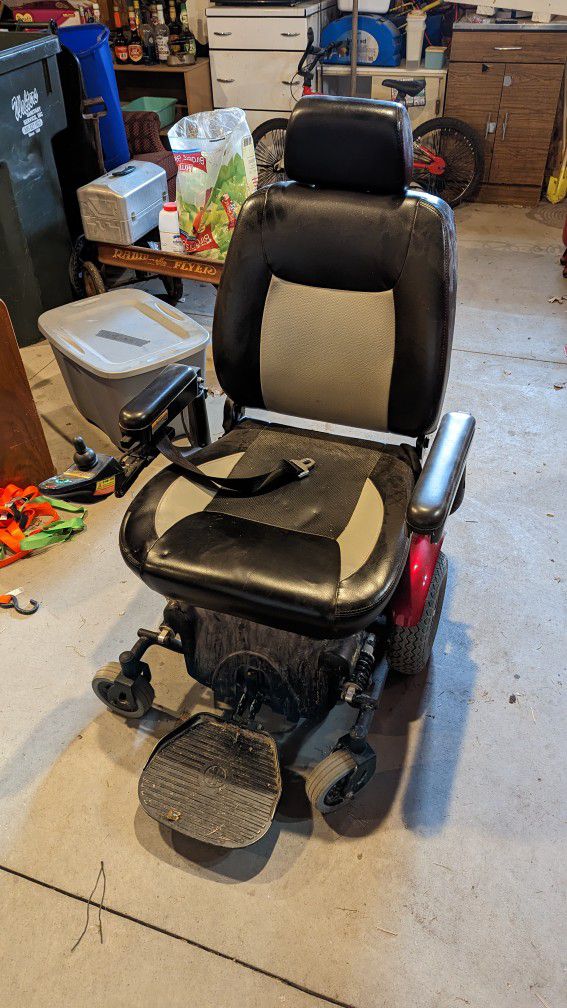 Merit electric wheelchair