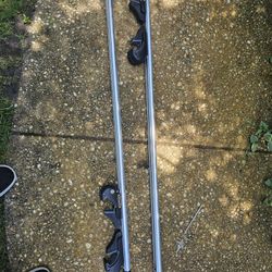 SUV Rooftop Crossbars CargoLoc