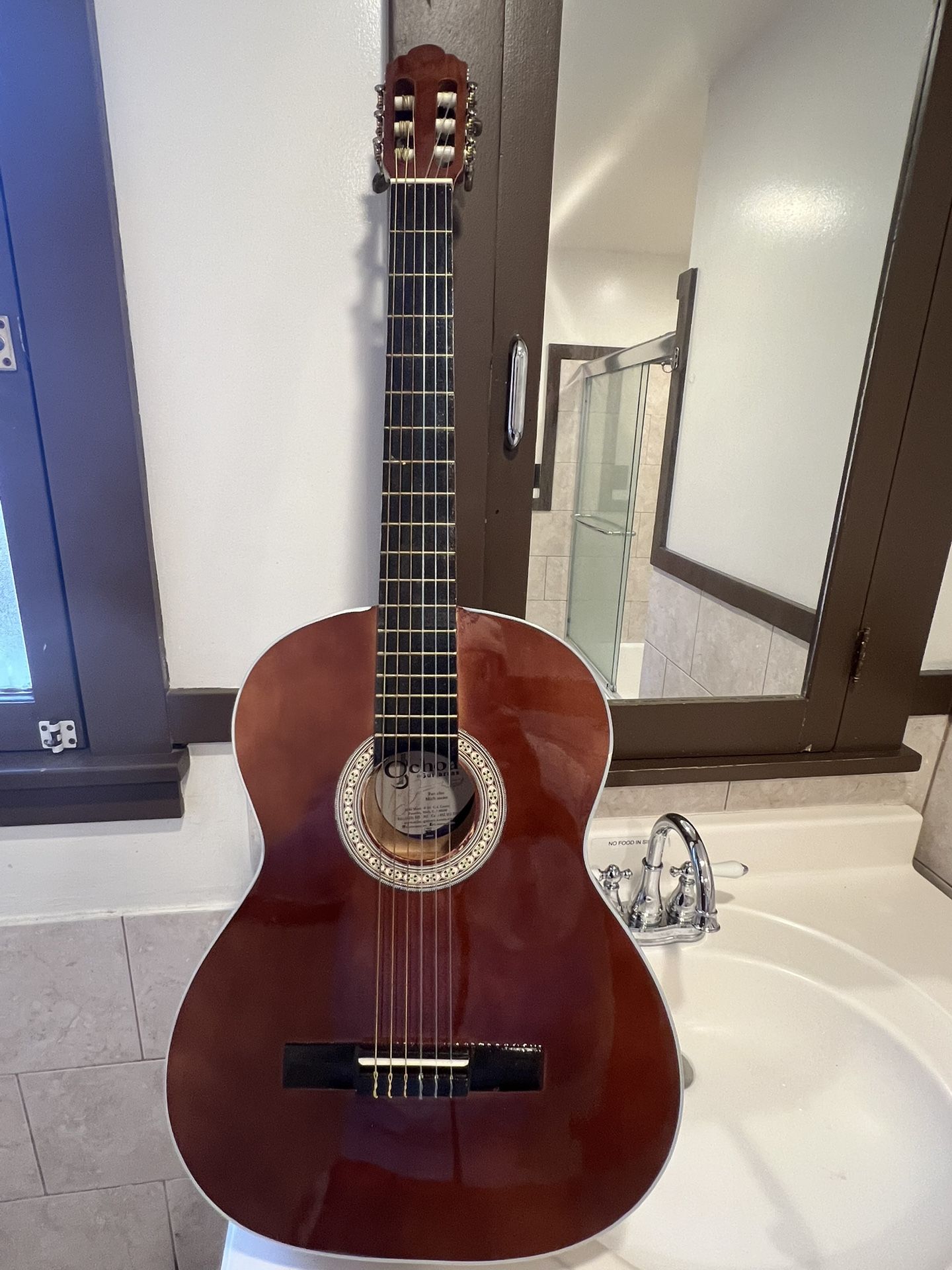 Paracho Acoustic Guitar 6 Strings