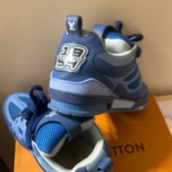 Blue Lv Skates Size 10