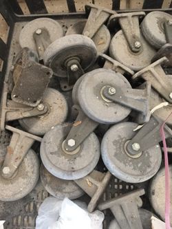 Heavy duty wheels l am selling the per piece