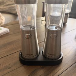 TOMEEM Electric Salt & Pepper Grinder Set – Like New | Rechargeable | St. Pete FL