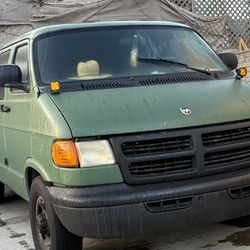 1999 Dodge Ram V8 5.2L B2500 Van