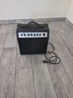 Dean M-10 10 watt Practice Guitar Amplifier Amp w Headphone Jack & Boost Button