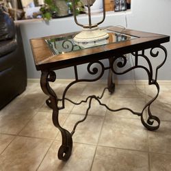 Thomasville Coffee Table & 2 End tables 