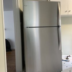 Whirlpool Refrigerator 20.5cu - Top Freezer