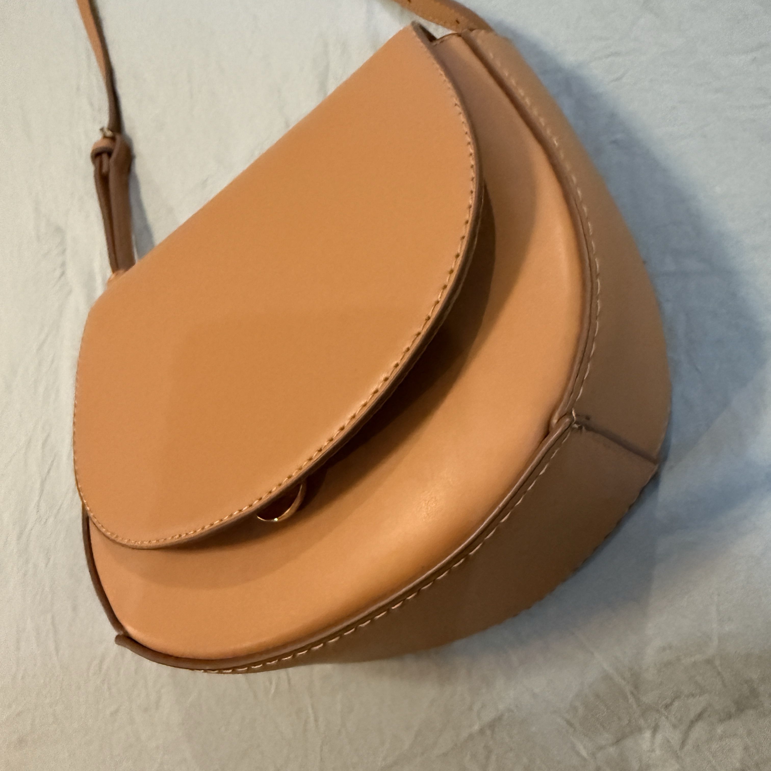 Tan Leather Saddle Crossbody Bag