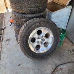 Jeep wheels and tires 