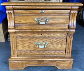 Solid Oak 2 Drawer Recollections Nightstand / End Table by Lexington
