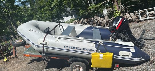 Boat. 10.5 feet