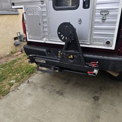 Wilco Hitchgste Offset (Left Driver Side) Tire Carrier