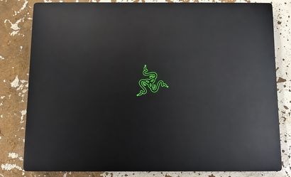 Razer Blade 15 | RTX 2080 | 300Hz | 32GB RAM | Fresh Thermal + New Battery