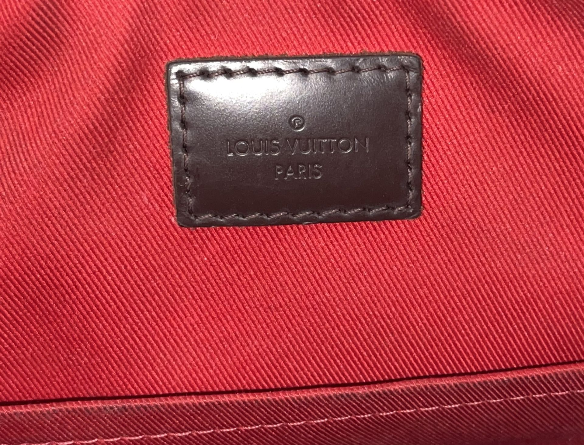 Louis Vuitton New Damier Ebene South Bank Besace Bag for Sale in Honolulu,  HI - OfferUp