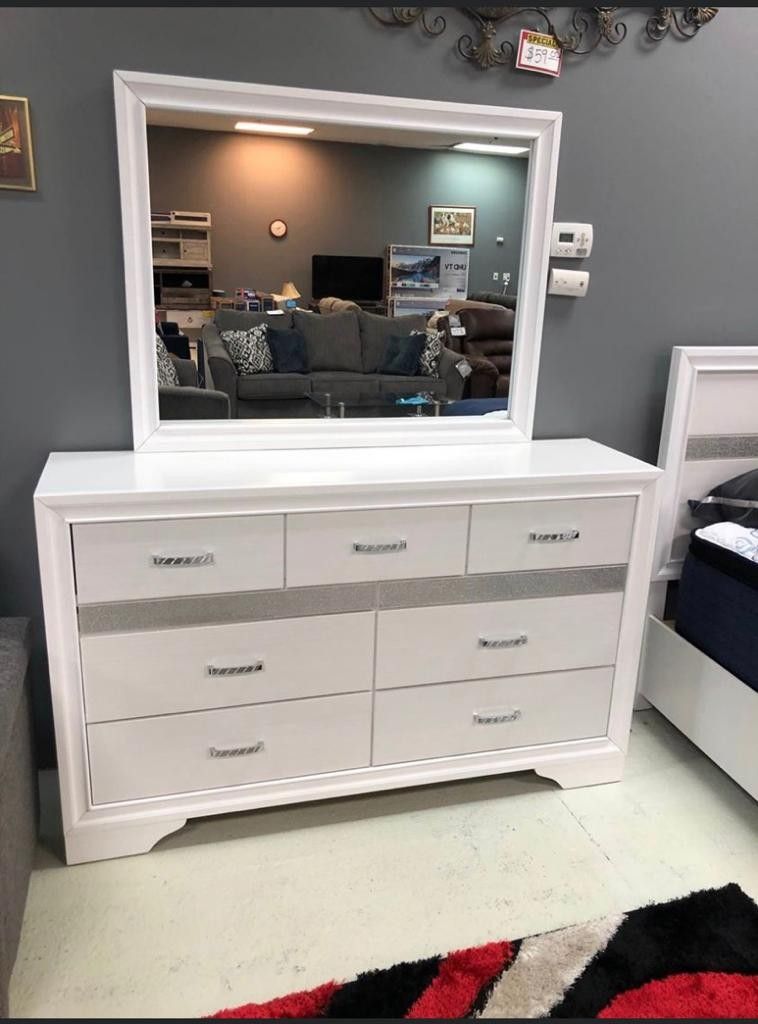 ^Ashley Queen bedroom set 4 piece storage)