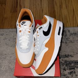 Nike Air Max 1 Monarch Size 11.5