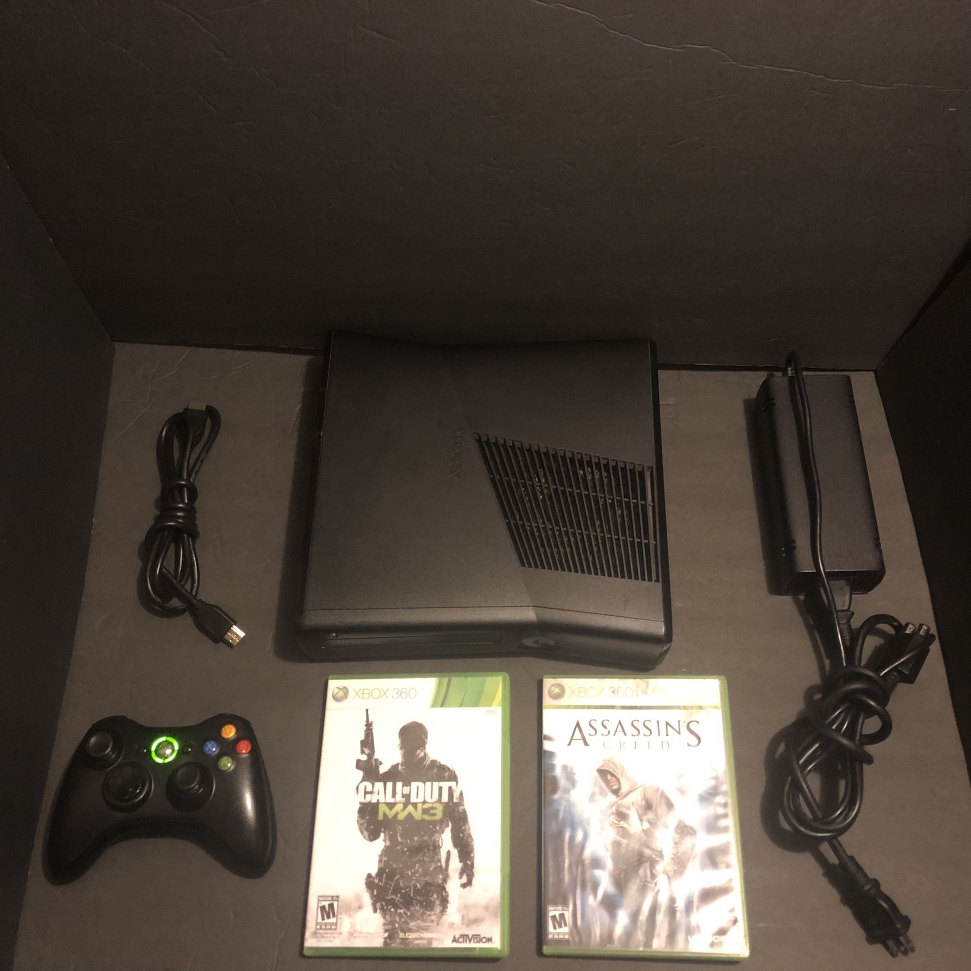 Xbox 360 🎮 250 gb slim works perfectly has latest update downloaded on it ready to play & games