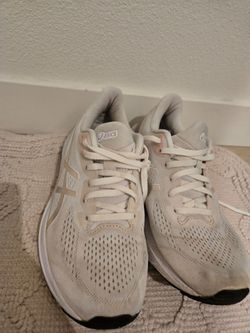 Asics tennis shoes 6.5