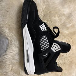 Jordan 4 White Thunder