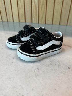 Used black toddler Van shoes, size 4