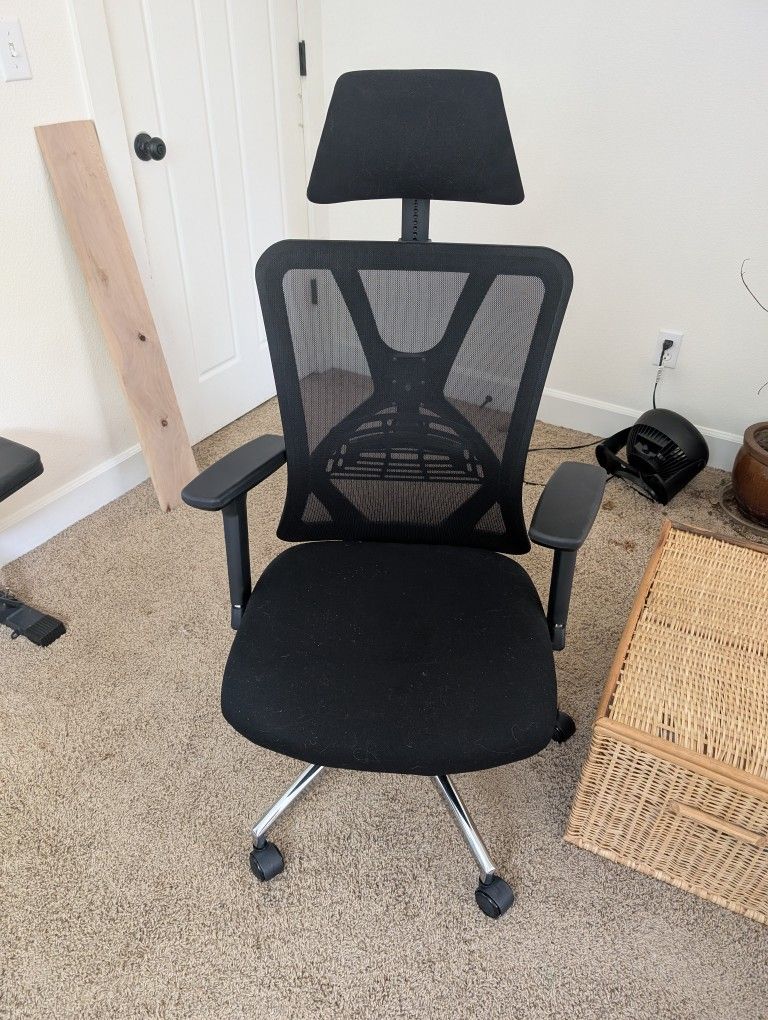 Black Desk Chair