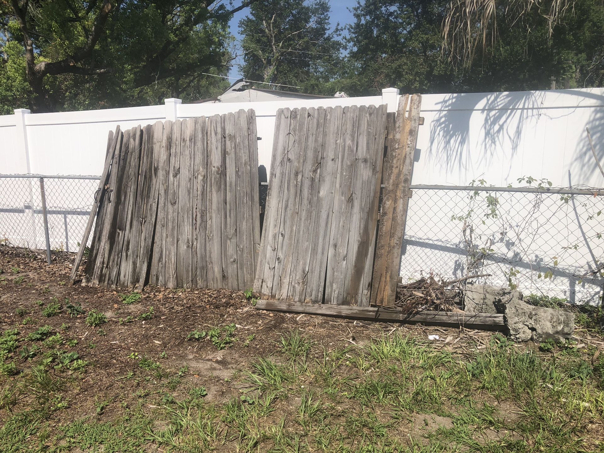 Free Fence Only the Wood Fence