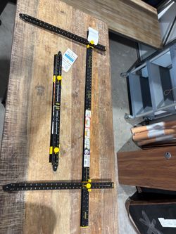 Picture hanging guides