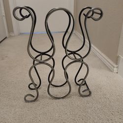 Elegant Metal Rack For Wine