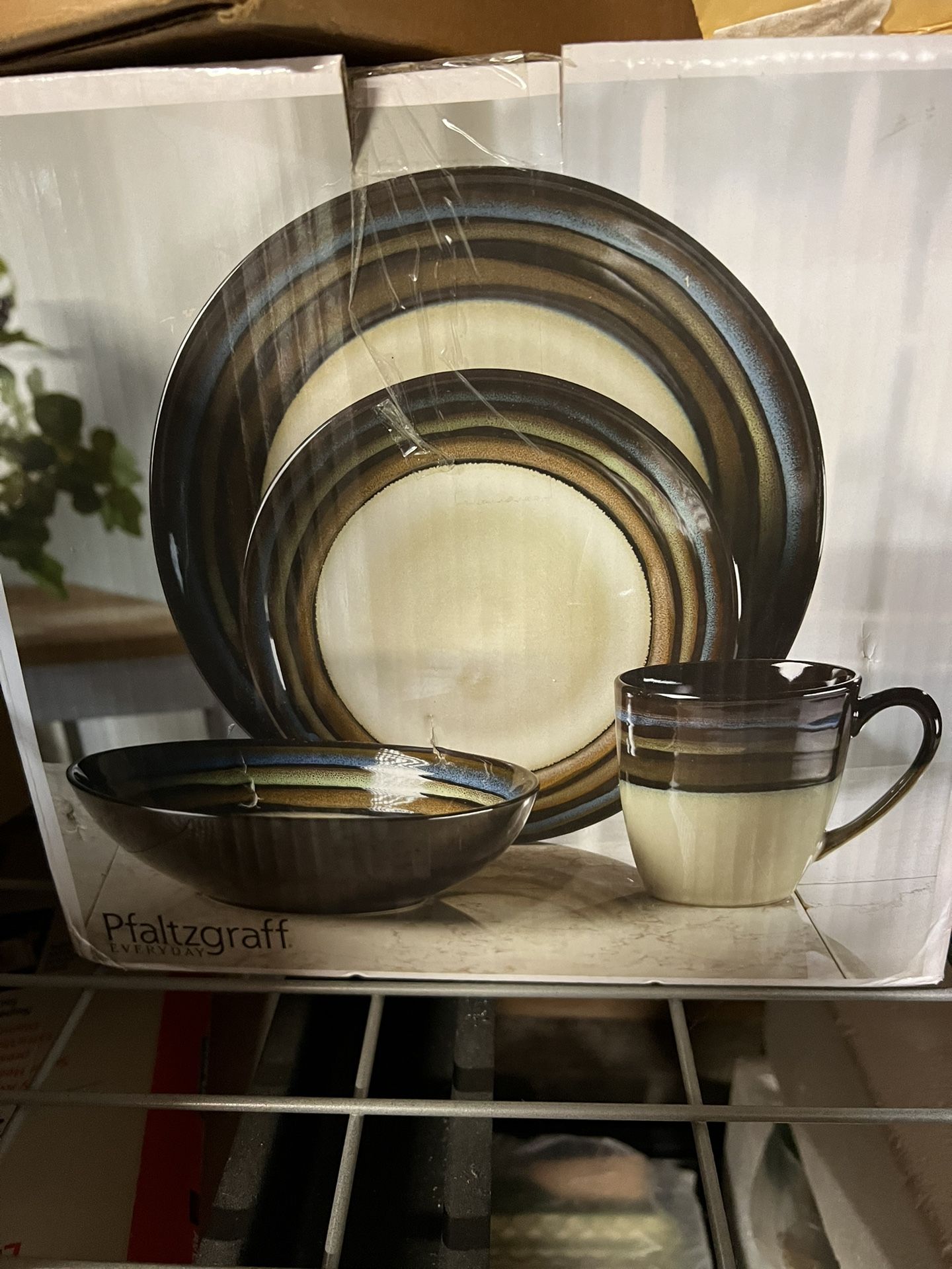Pfaltzgraff Everyday Galaxy Blue 16 Piece Dinnerware