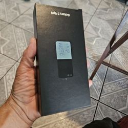 Samsung FLIP 5 256gb 