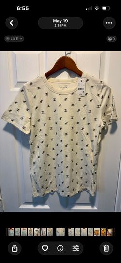 Zoe + Liv bee print short sleeve T-shirt women’s size M clothes - Simi Valley