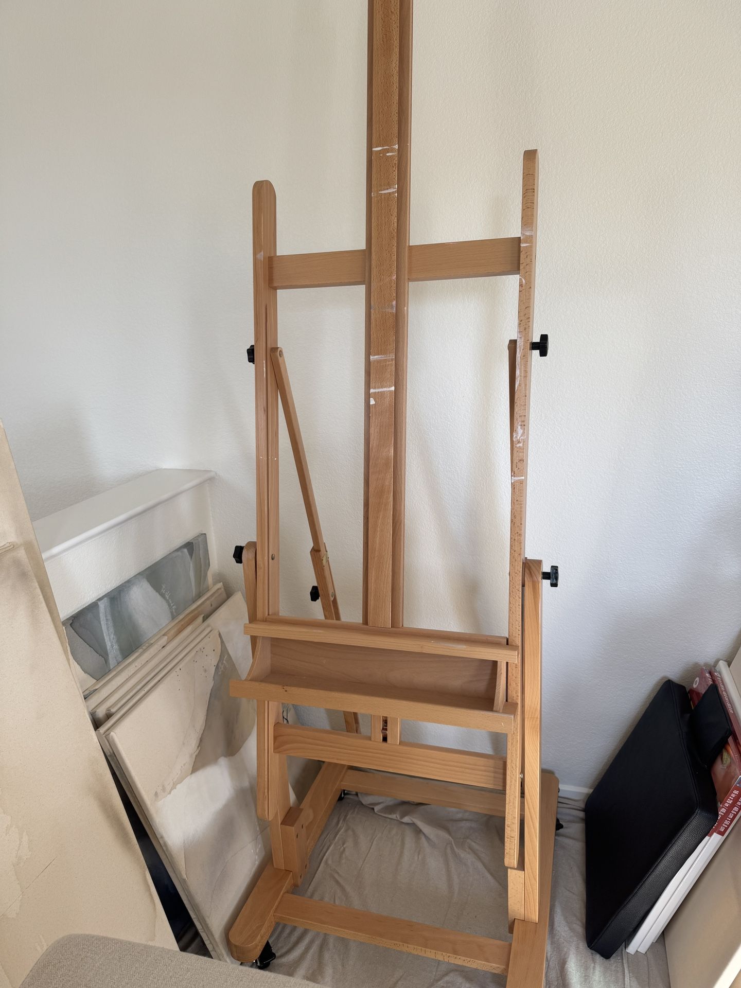 Large Heavy Duty Meeden Wooden Art Easel 