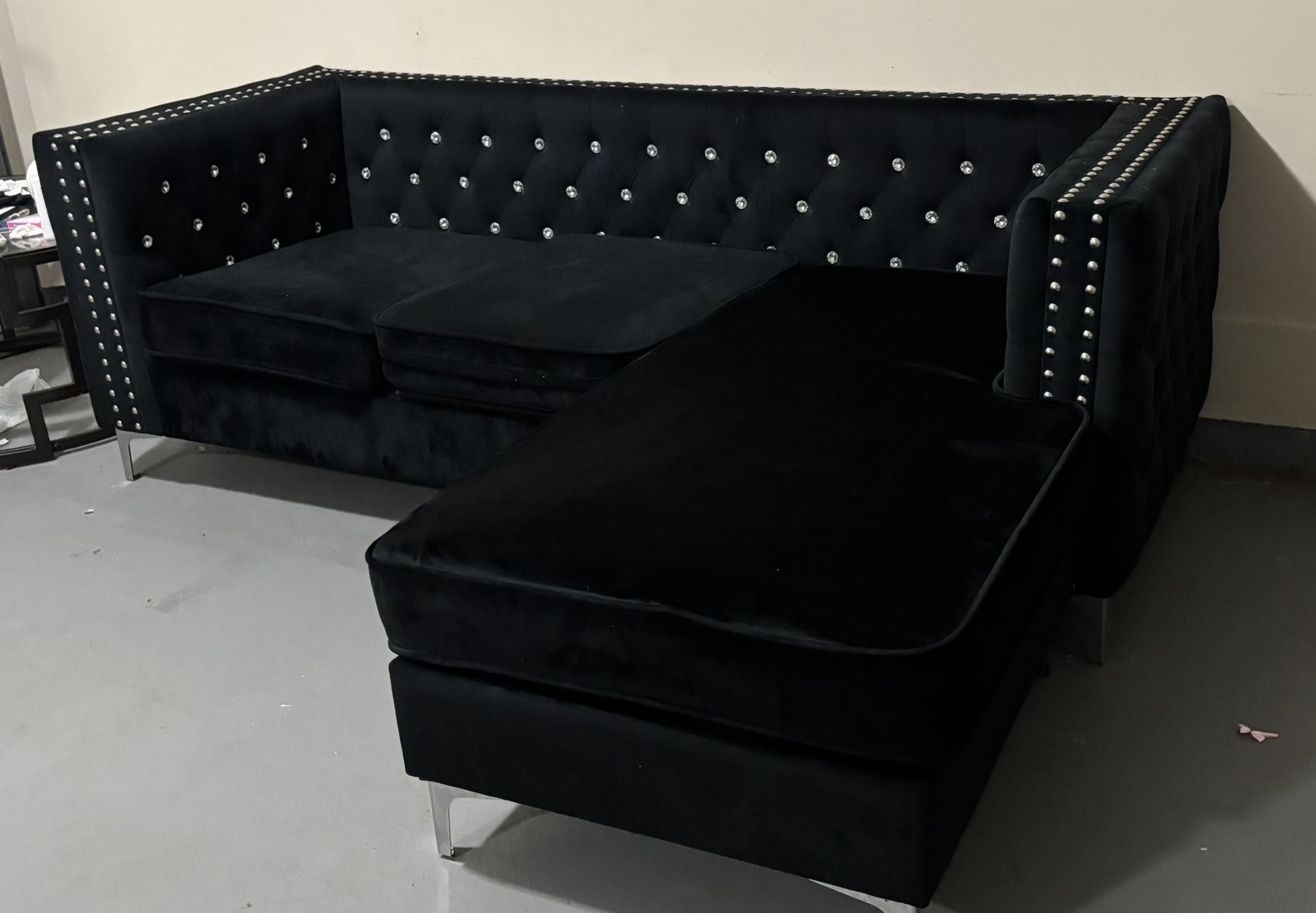 Amie Glam Black Sectional w/ Storage