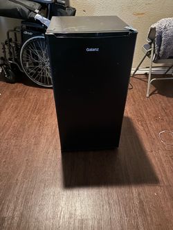 Galanz 3.3 cu.ft mini fridge
