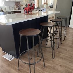 Quinn Bar Stool