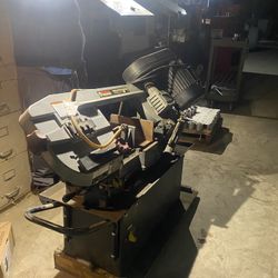 Horizontal/vertical Metal cutting bandsaw