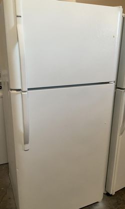 Kenmore Top Mount White Refrigerator
