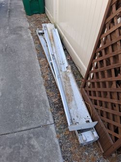 Fluorescent light metal housing - Free