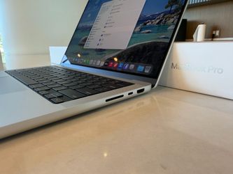 MacBook Pro 14" M5
