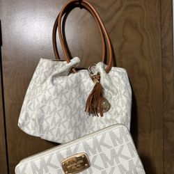 Michael Kors Purse & Wallet 