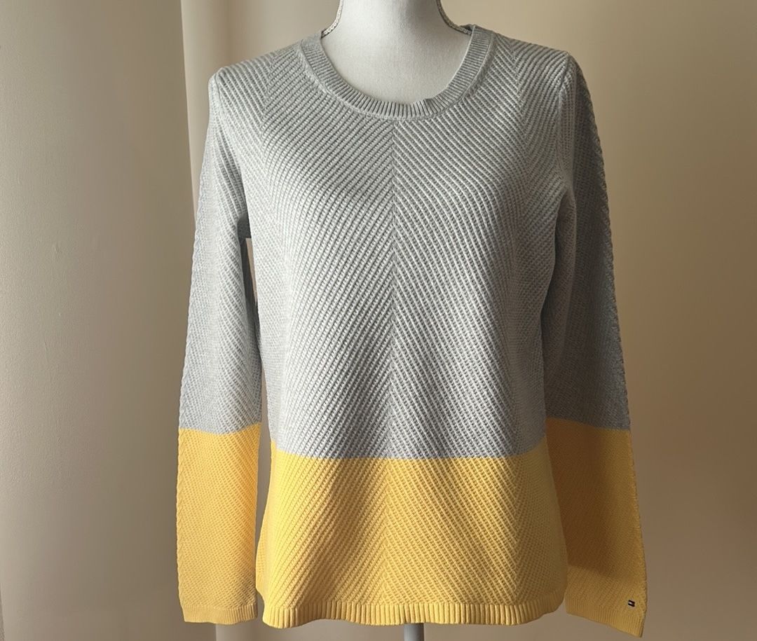 Tommy Hilfiger Colorblock 100% Cotton Light-Weight Long Sleeve Sweater; Size L