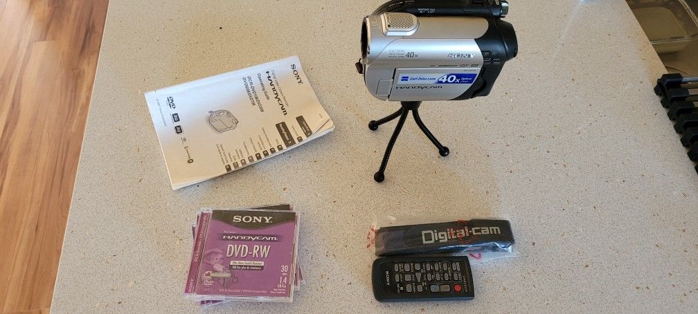 Sony Handycam DVR / DVD 108