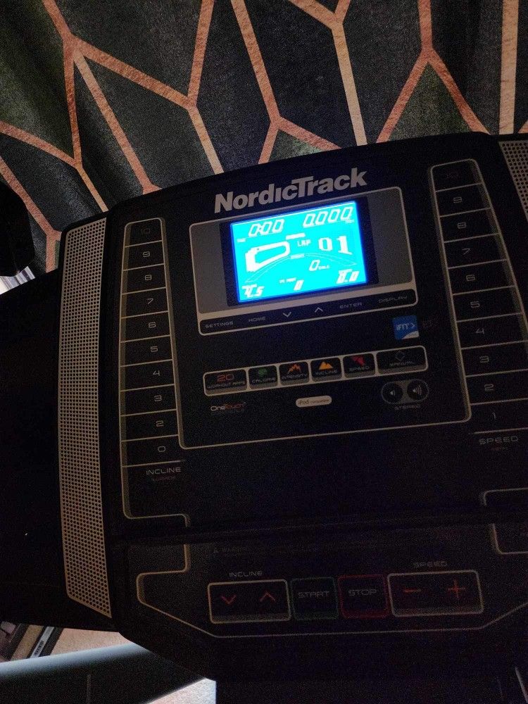 Caminadora Marca NordicTrack T6.5S (NTL17915.17) Usada