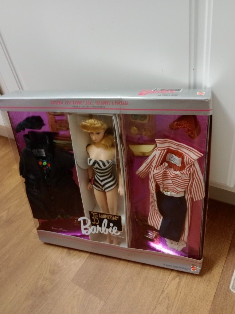 Barbie 35th anniversary gift Set ..