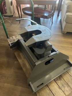 Fifth Wheel Trailer Hitch