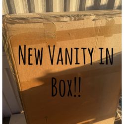 Vanity dresser with lighted Mirror 