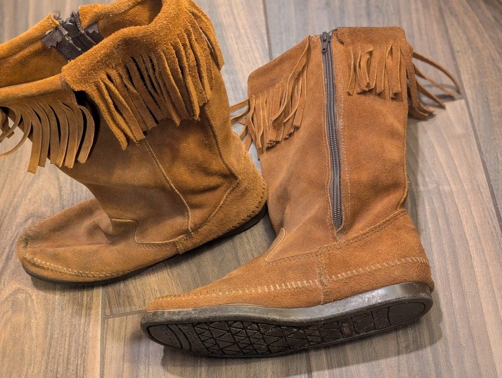 Minnetonka Moccasin Mid Calf Boot Size 9