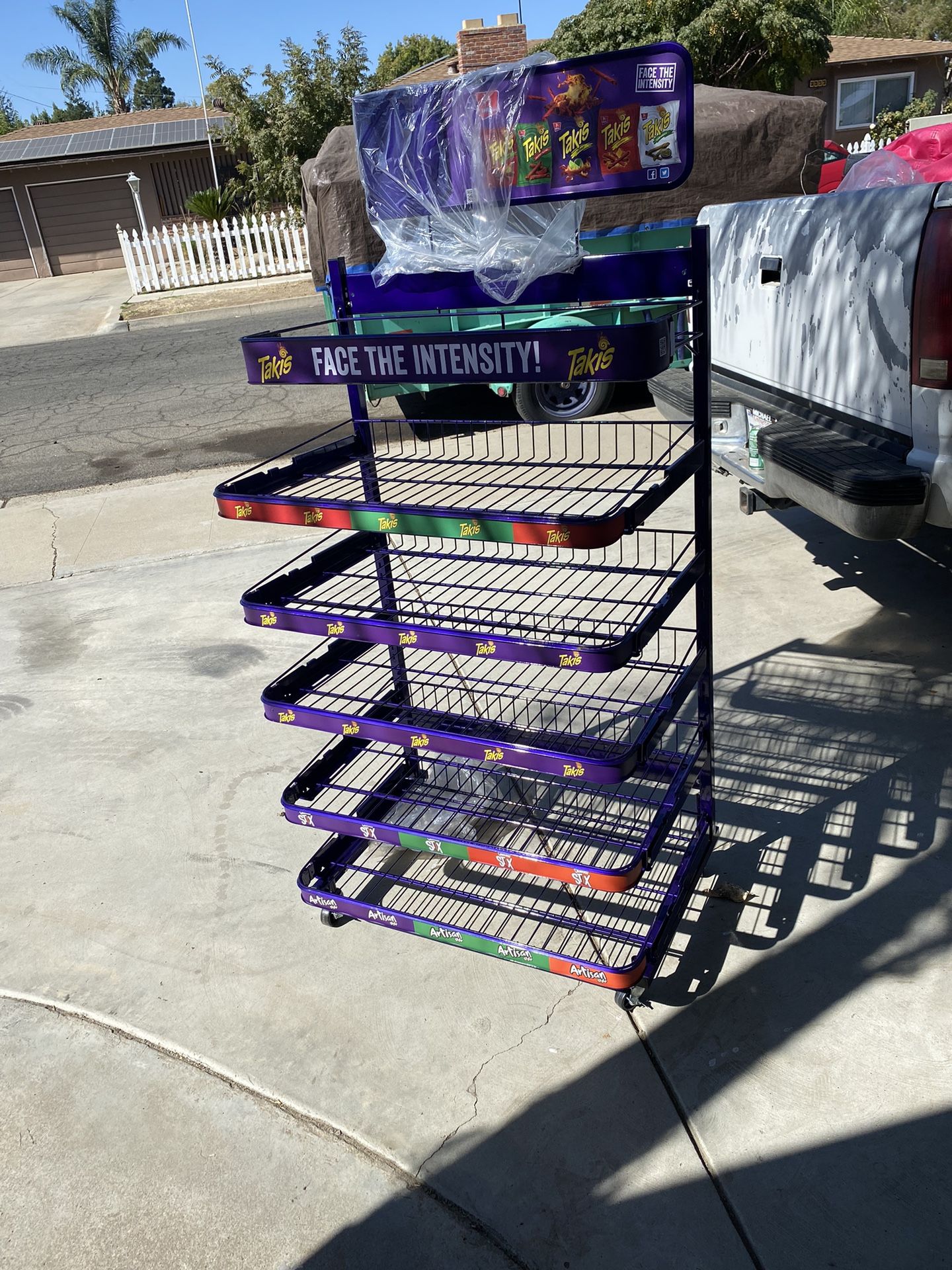 Estén De Metal Con Ruedas