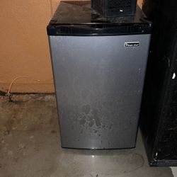 Mini Fridge 