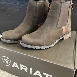 NIB ARIAT booties