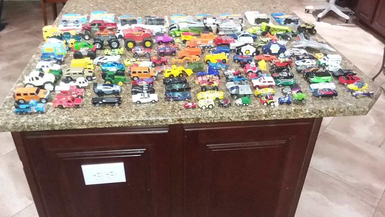 HOT WHEELS, MATCHBOX, TOY CAR ASSORTMENT 